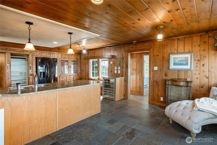 Property photo for 29631 Beach Drive Ne, Poulsbo photo 11