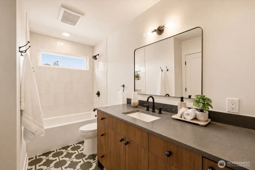 Property photo for 909 32nd Avenue S #b, Seattle photo 21