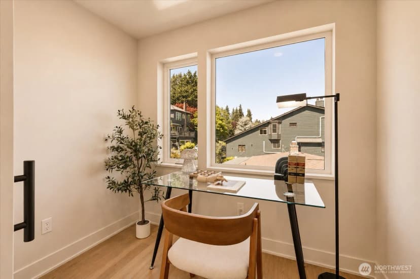 Property photo for 909 32nd Avenue S #b, Seattle photo 24