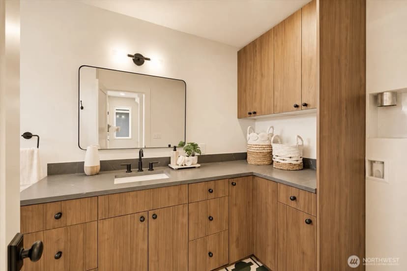 Property photo for 909 32nd Avenue S #b, Seattle photo 22