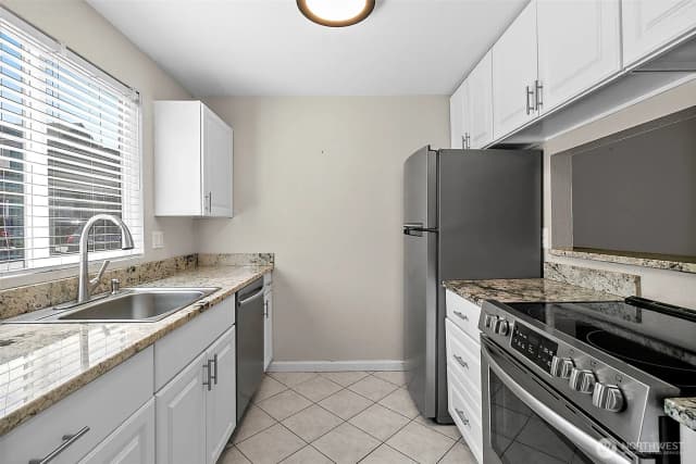 Property photo for 1040 S 320th Street #5, Federal Way photo 3