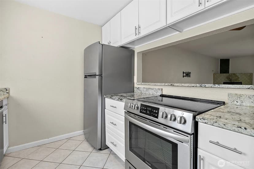 Property photo for 1040 S 320th Street #5, Federal Way photo 4