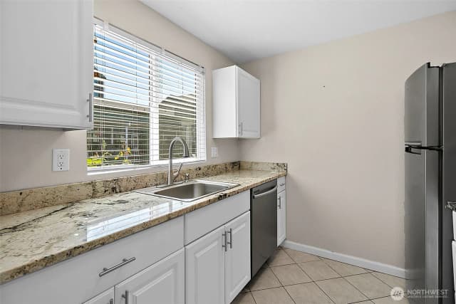 Property photo for 1040 S 320th Street #5, Federal Way photo 5