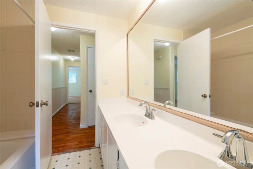 Property photo for 14717 206th Avenue Se, Renton photo 16
