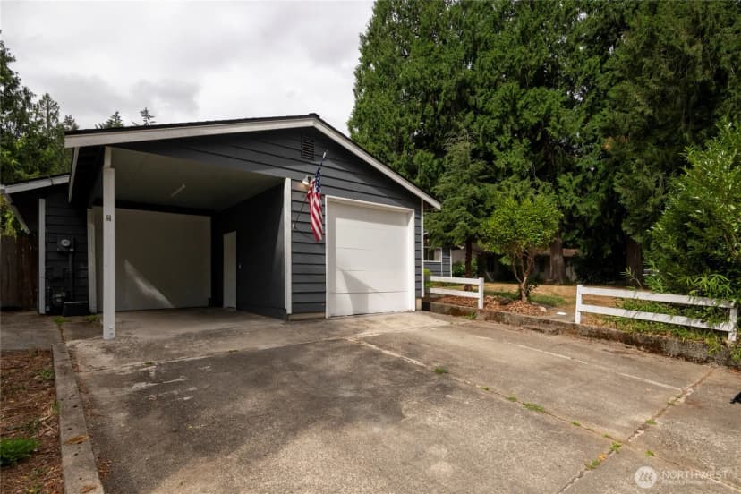 Property photo for 14717 206th Avenue Se, Renton photo 3