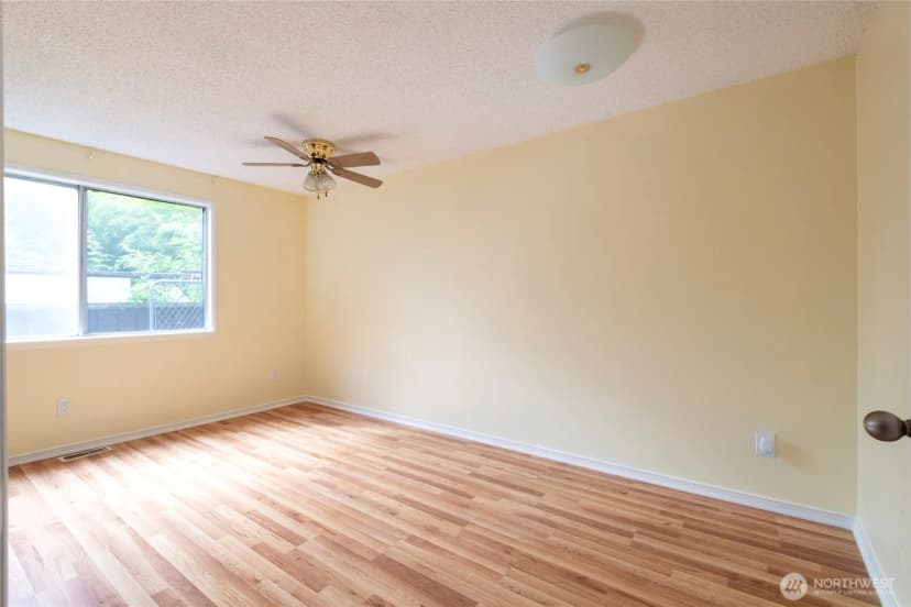 Property photo for 14717 206th Avenue Se, Renton photo 31