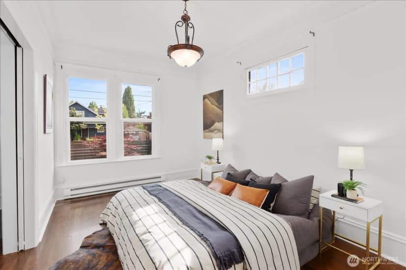 Property photo for 828 S Sullivan Street, Seattle photo 4