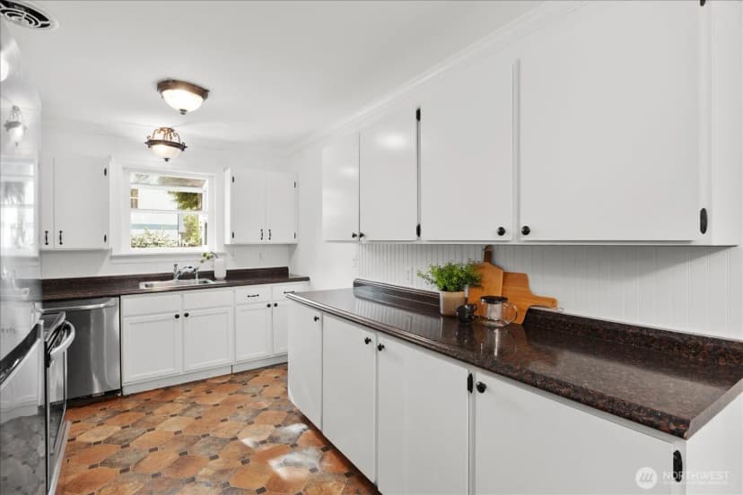 Property photo for 828 S Sullivan Street, Seattle photo 10