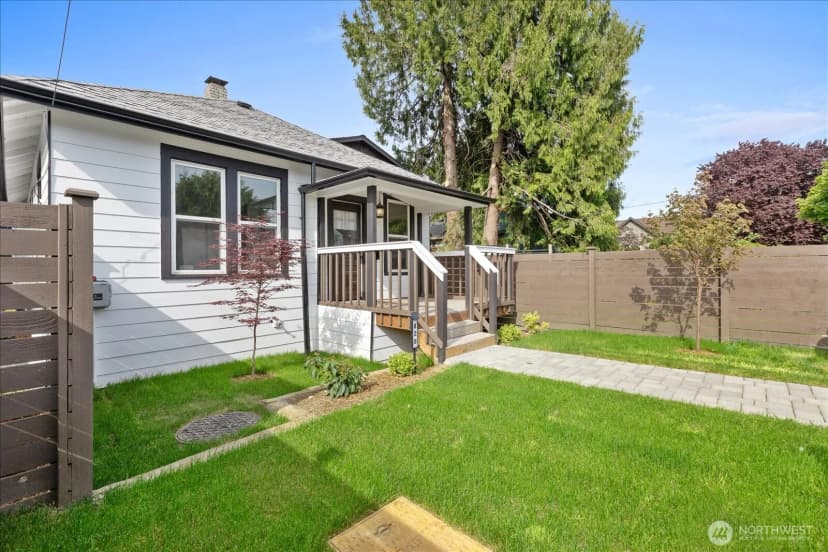 Property photo for 828 S Sullivan Street, Seattle photo 12