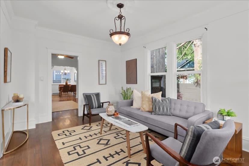 Property photo for 828 S Sullivan Street, Seattle photo 2