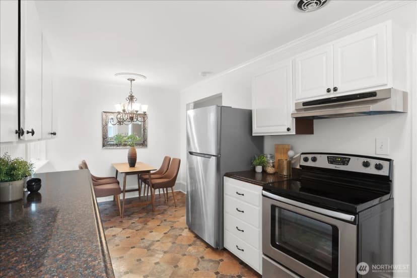 Property photo for 828 S Sullivan Street, Seattle photo 9