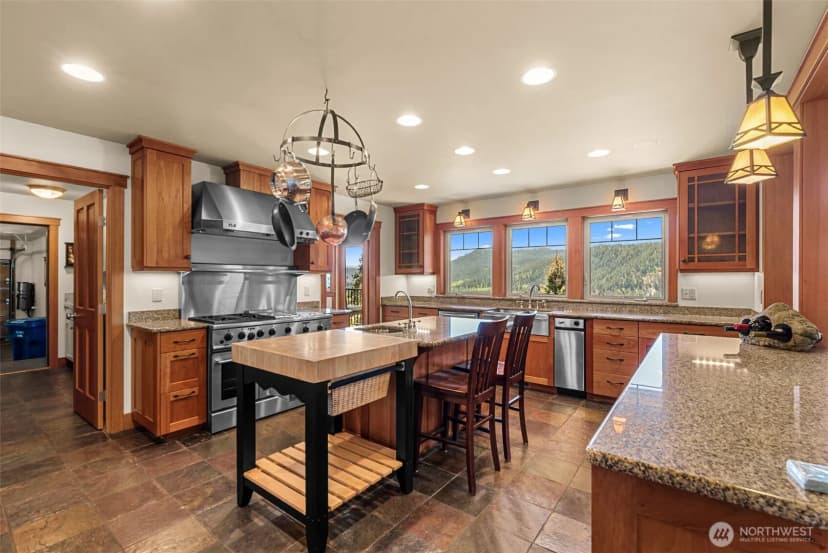 Property photo for 10665 North Road, Leavenworth photo 9