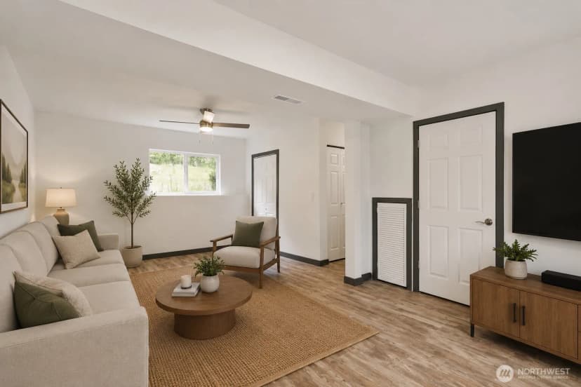 Property photo for 6420 Ne 198th Street, Kenmore photo 15