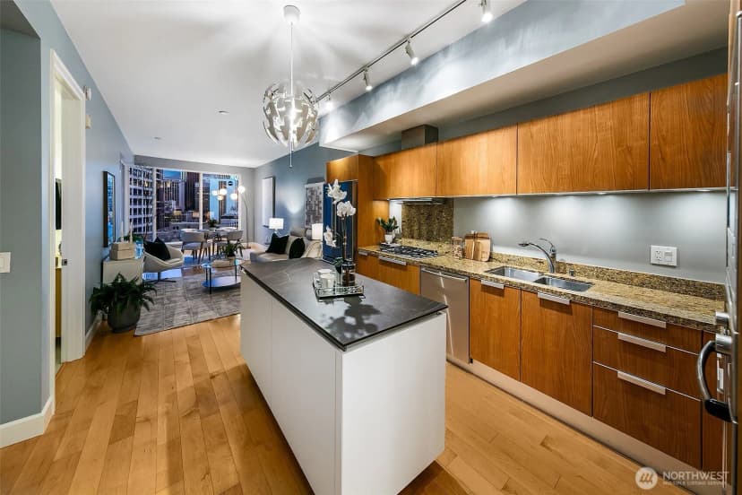 Property photo for 1920 4th Avenue #1507, Seattle photo 12