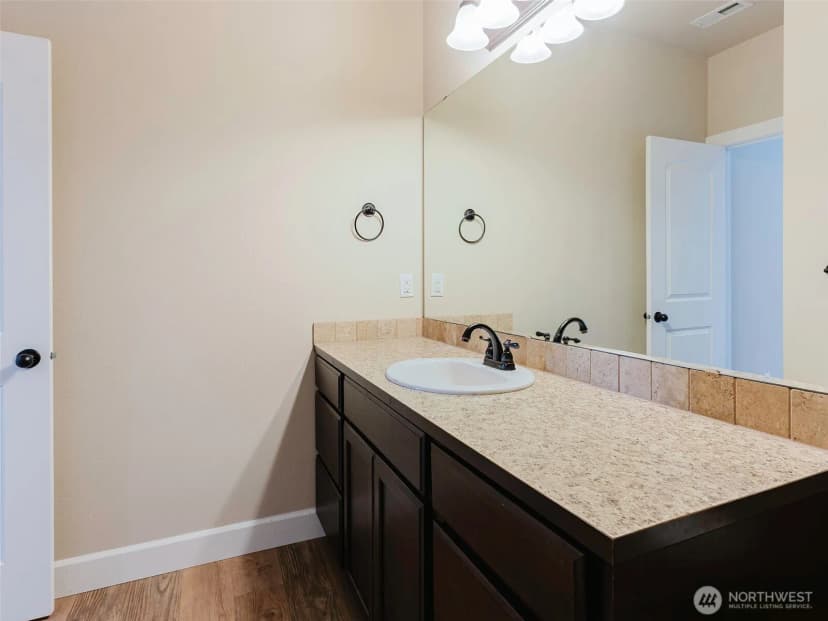Property photo for 1424 40th Street Se, Puyallup photo 13