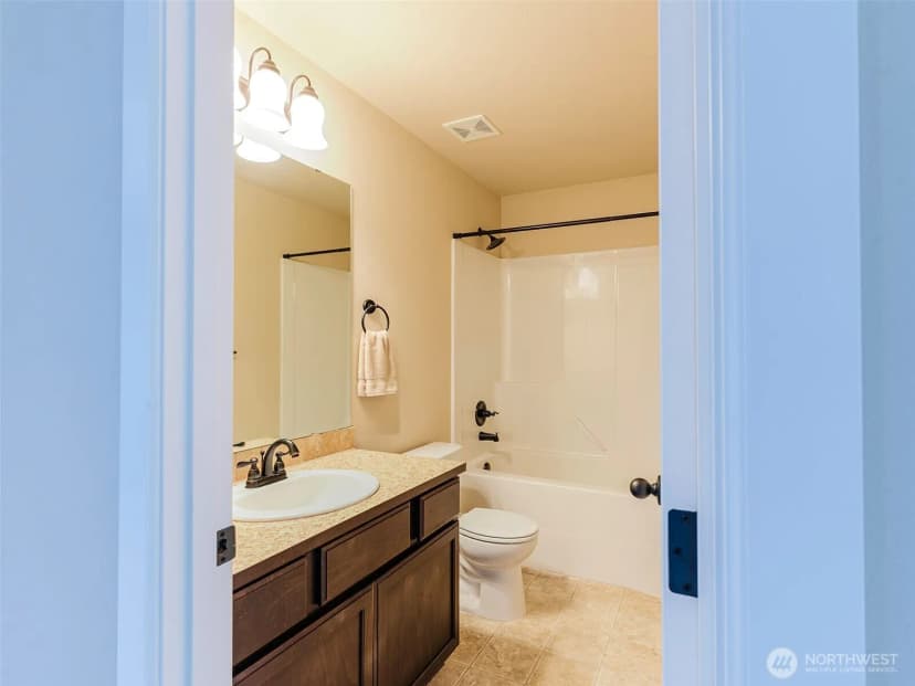 Property photo for 1424 40th Street Se, Puyallup photo 12
