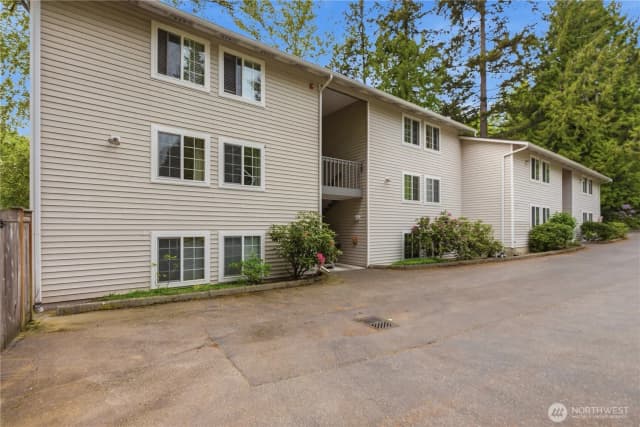 Property photo for 2721 Ne 195th Street #3, Lake Forest Park