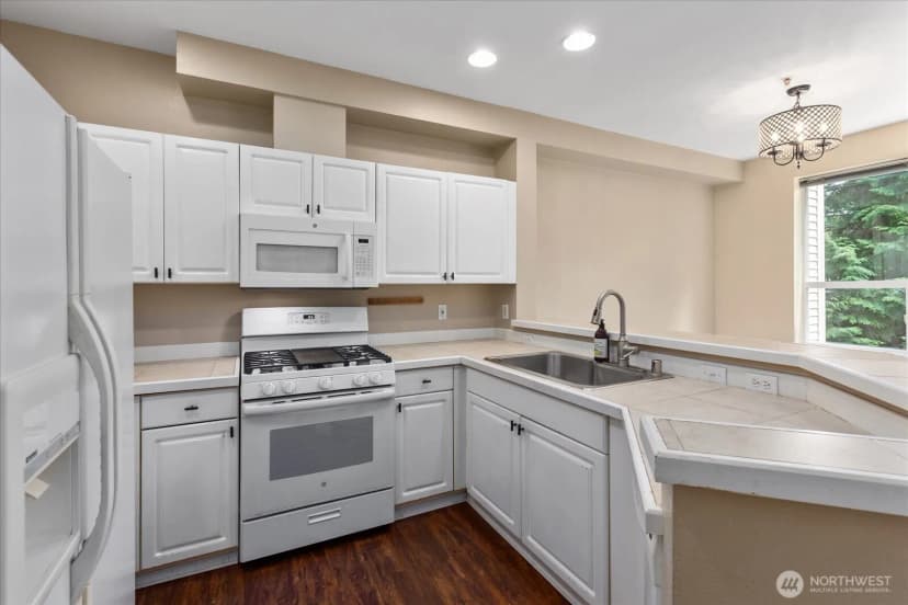 Property photo for 12530 Admiralty Way #k204, Everett photo 6