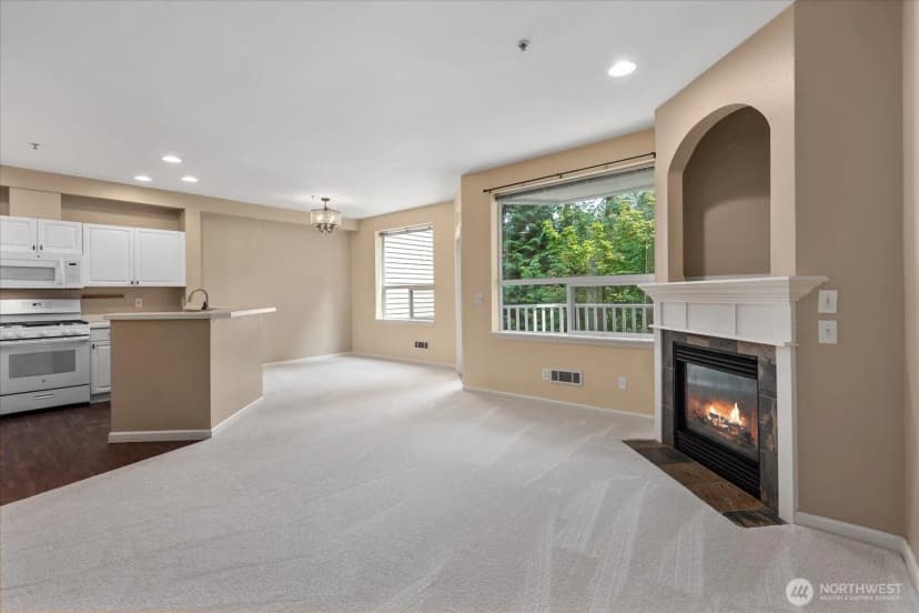 Property photo for 12530 Admiralty Way #k204, Everett photo 10