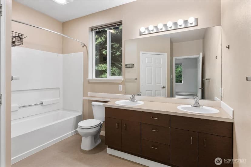 Property photo for 12530 Admiralty Way #k204, Everett photo 13