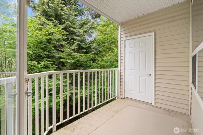 Property photo for 12530 Admiralty Way #k204, Everett photo 11