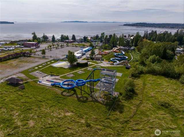 Property photo for 4874 Birch Bay-lynden Road, Birch Bay photo 2