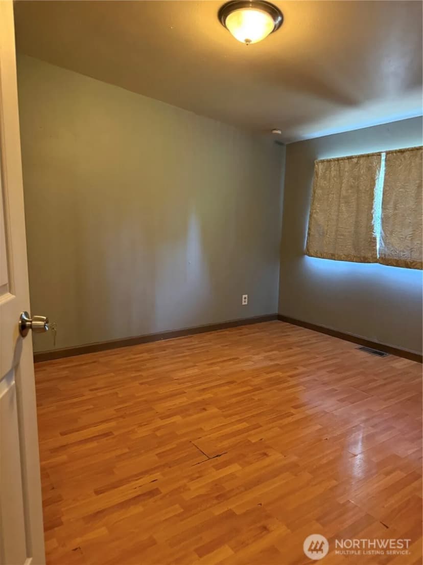 Property photo for 9804 S 252nd Street, Kent photo 16
