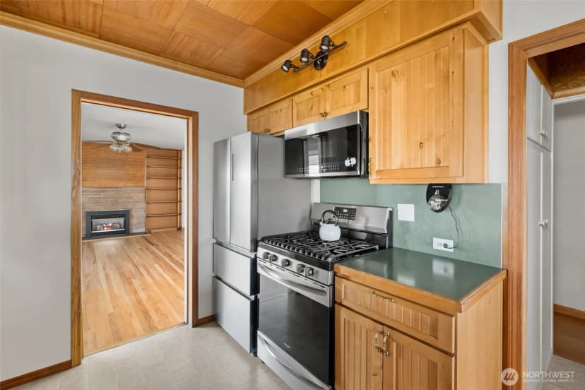 Property photo for 3224 Sw Scenic Heights Street, Oak Harbor photo 17