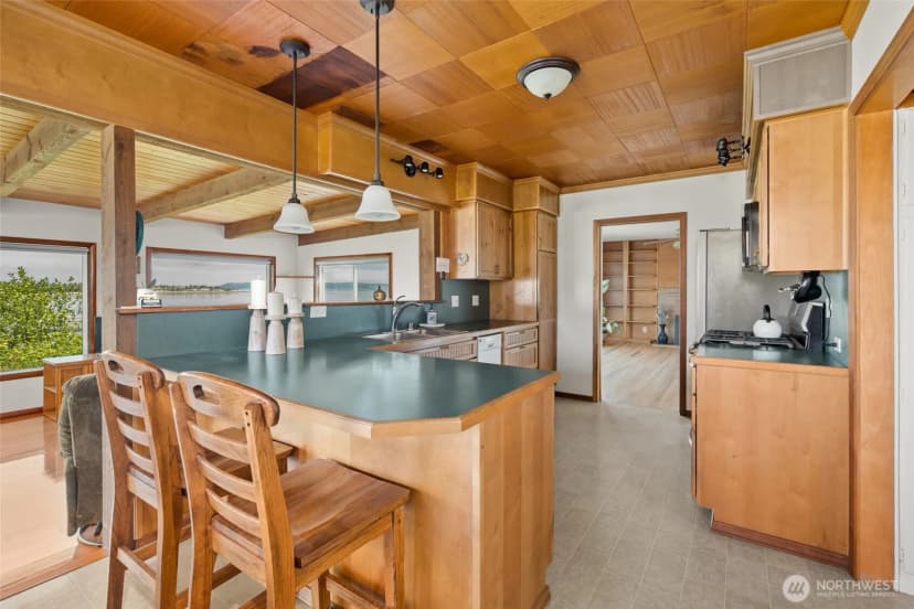 Property photo for 3224 Sw Scenic Heights Street, Oak Harbor photo 18