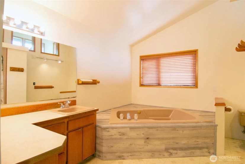 Property photo for 1526 36th Avenue W, Olympia photo 14