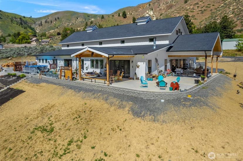 Property photo for 1541 Pitcher Canyon Road, Wenatchee photo 6