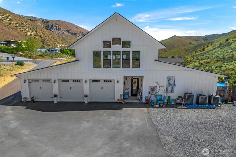 Property photo for 1541 Pitcher Canyon Road, Wenatchee photo 4