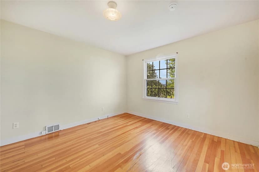 Property photo for 340 Pierce Street, Port Townsend photo 24