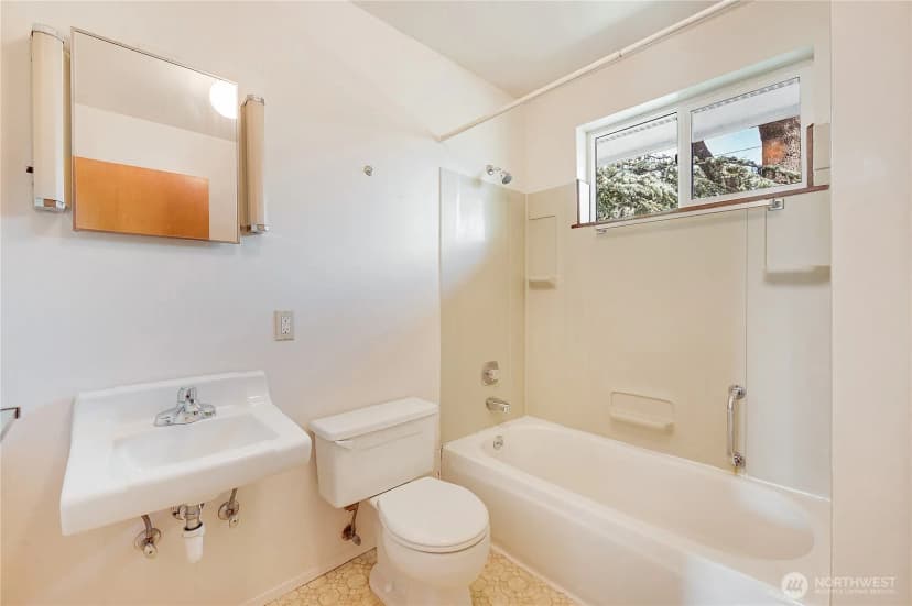 Property photo for 340 Pierce Street, Port Townsend photo 25