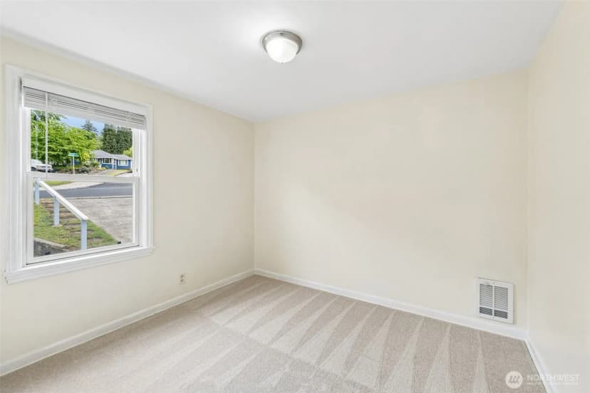 Property photo for 517 Bronson Way Ne, Renton photo 18