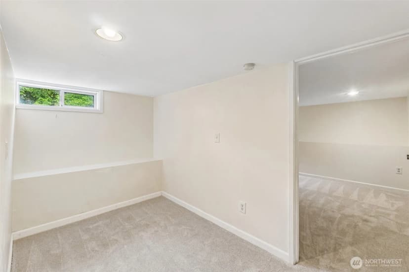 Property photo for 517 Bronson Way Ne, Renton photo 20
