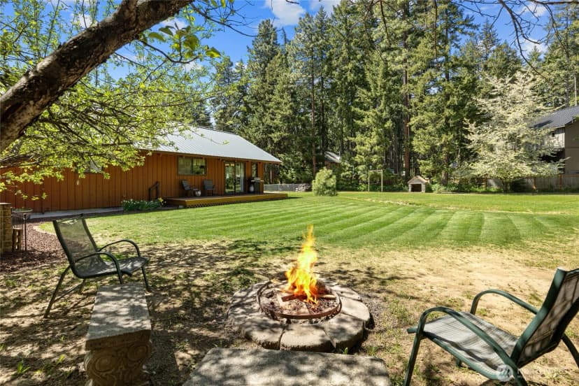 Property photo for 61 S Lake Cabins Road, Ronald photo 26
