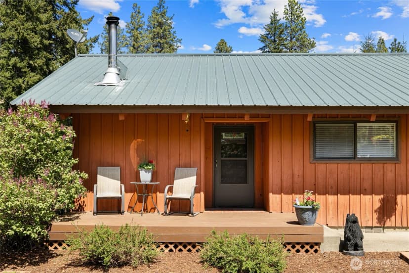 Property photo for 61 S Lake Cabins Road, Ronald photo 23