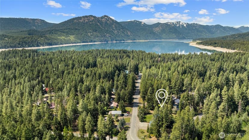 Property photo for 61 S Lake Cabins Road, Ronald photo 2