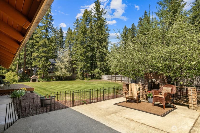 Property photo for 61 S Lake Cabins Road, Ronald photo 19