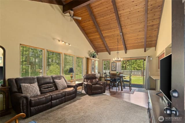 Property photo for 61 S Lake Cabins Road, Ronald photo 3