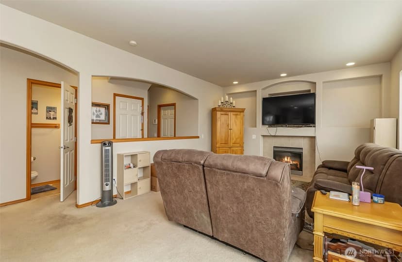 Property photo for 6822 38th Place Ne, Marysville photo 13