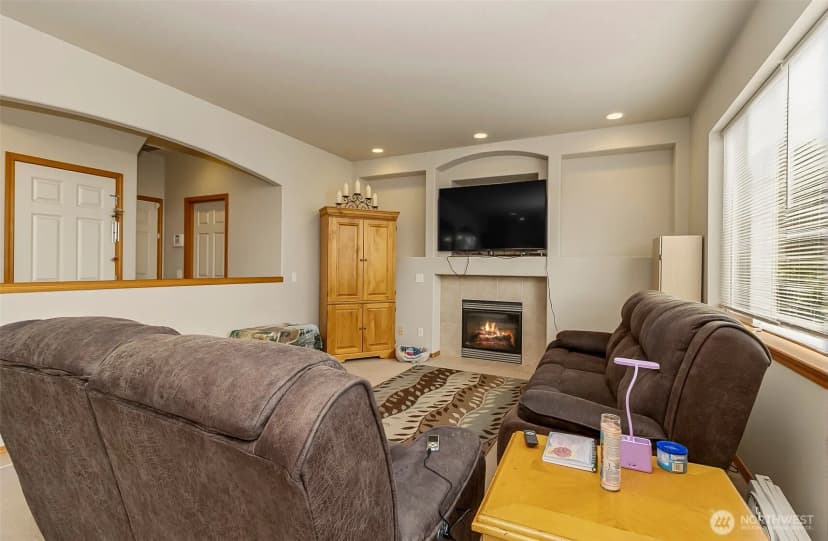 Property photo for 6822 38th Place Ne, Marysville photo 14
