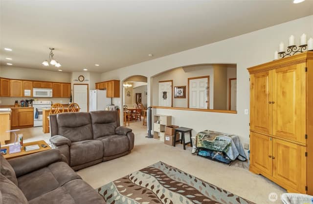 Property photo for 6822 38th Place Ne, Marysville photo 5