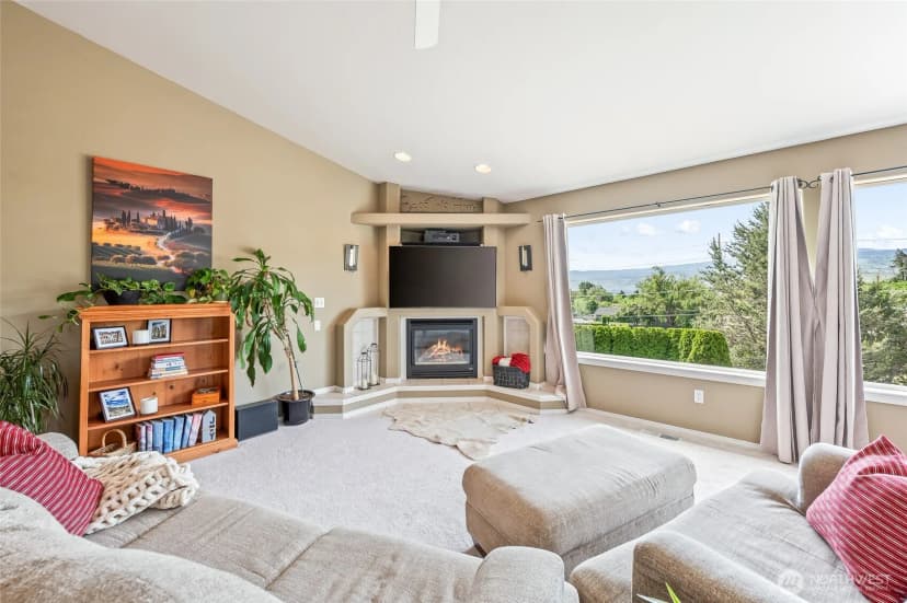 Property photo for 316 Easy Street, Wenatchee photo 8