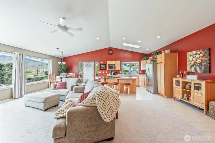 Property photo for 316 Easy Street, Wenatchee photo 5