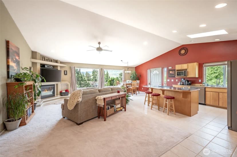 Property photo for 316 Easy Street, Wenatchee photo 6