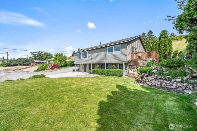 Property photo for 316 Easy Street, Wenatchee photo 2