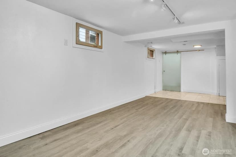 Property photo for 10820 Lake Ridge Drive S, Seattle photo 19
