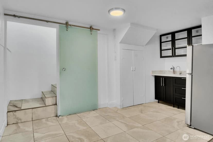 Property photo for 10820 Lake Ridge Drive S, Seattle photo 17